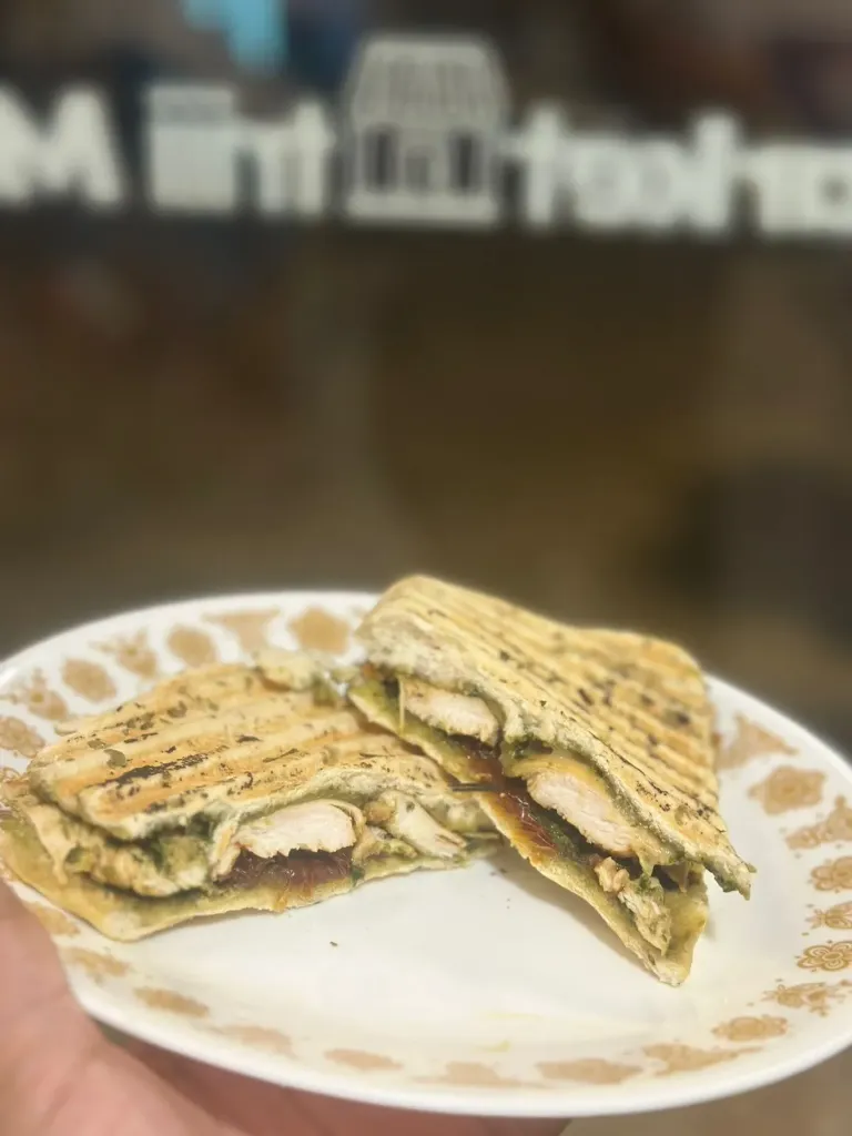 Panini de Pollo al pesto 